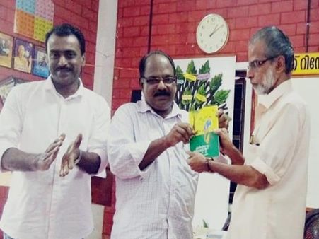 ഇത് ബാലകൃഷ്ണന്‍ എടക്കയിലിന്‍റെ മാതൃക; കുഞ്ഞു മനസ്സുകളിലേക്ക് പ്രകൃതി സ്‌നേഹവും മനുഷ്യ സ്‌നേഹവും വളര്‍ത്താന്‍ എല്ലാ സ്‌കൂള്‍ ലൈബ്രറികള്‍ക്കും സൗജന്യ പുസ്തകം