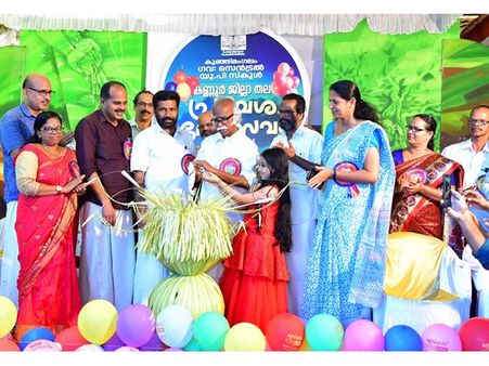 നാടിന്റെ ഉത്സവമായി പ്രവേശനോത്സവം; താരമായി മന്ത്രിയും സി.കെ വിനീതും