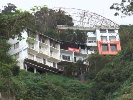 മൂന്നാറില്‍ റിസോര്‍ട്ടുകള്‍ക്ക് പൂട്ട് നടപടി സുരക്ഷാമാനദണ്ഡങ്ങള്‍ പാലിക്കാത്തതിനാല്‍