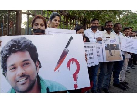 യൂത്ത് ലീഗിന്റെ വാക്ക് വെറും പാഴ് വാക്ക്; രോഹിത് വെമുലയ്ക്ക് നൽകാമെന്നേറ്റ വീടില്ല, കാശും ഇല്ല!