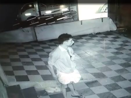 രക്ഷപ്പെടാന്‍ മനുഷ്യവിസര്‍ജ്യം എറിയും; പൂട്ട് പൊളിക്കാന്‍ ഒരു മിനിറ്റ്, ഇത് ഷാജി സ്പെഷ്യല്‍ സ്റ്റോറി