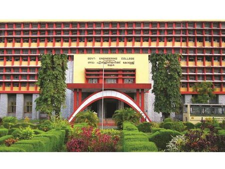 'നിപ്പാ' ഭീതി മലബാറുകാര്‍ക്ക് 'ആശങ്ക' തൃശൂരിലെ വിദ്യാര്‍ഥികള്‍ക്ക്: പരീക്ഷകള്‍ നീളുന്നു