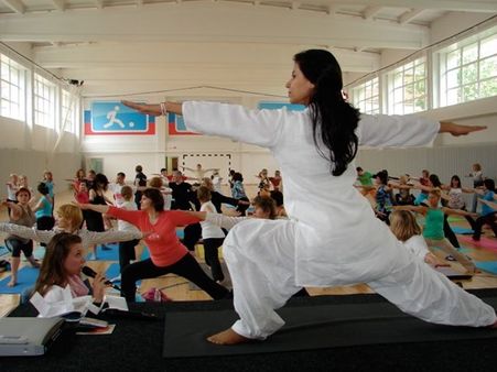 ആർട് ഓഫ് ലിവിങ് സൗജന്യ യോഗ പരിശീലനം സംസ്ഥാനത്ത് ഒന്നരലക്ഷം പേർക്ക് അവസരം