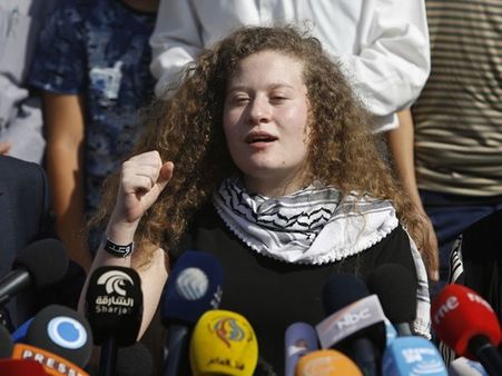 തന്റെ സഹോദരിമാര്‍ തടവറകളില്‍ കഴിയുമ്പോള്‍ എന്റെ സന്തോഷമെങ്ങിനെ പൂര്‍ണമാവും; ജയില്‍ മോചിതയായ അഹദ് തമീമി ചോദിക്കുന്നു