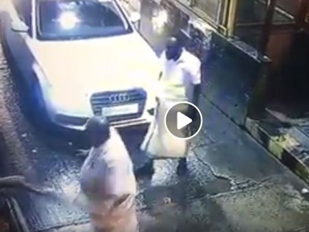 ടോള്‍ ചോദിച്ചപ്പോള്‍ വിശ്വരൂപം പൂണ്ട് പിസി ജോര്‍ജ്ജ്; ബാരിയര്‍ തല്ലിത്തകര്‍ത്തു- വീഡിയോ