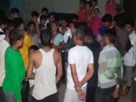 മുസ്ലീം യുവതിയെ വിവാഹം കഴിച്ചതിന് ശിക്ഷ തുപ്പൽ നക്കൽ! അമ്മയേയും മകളേയും നഗ്നരാക്കി പ്രദർശനവും!