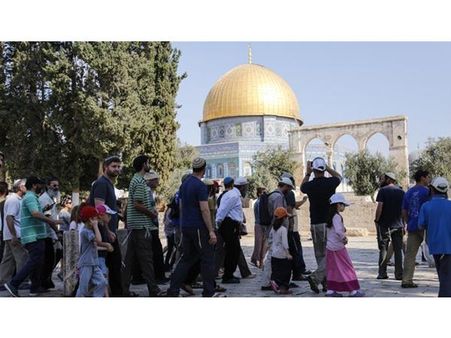 അല്‍ അഖ്‌സ പള്ളി കോമ്പൗണ്ടിലേക്ക് ഇസ്രായേലി കുടിയേറ്റക്കാര്‍ ഇരച്ചുകയറി: ജെറൂസലേമില്‍ സംഘര്‍ഷം