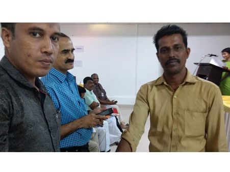 കാഴ്ചയില്ലാത്ത വ്യക്തി ഓട്ടോയ്ക്ക് നൽകിയത് 20 ന് പകരം 2000: ഉടമയെ തേടിപ്പിടിച്ച് ഡ്രൈവർ