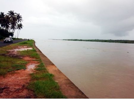 കനത്ത മഴയില്‍ കര കവിഞ്ഞൊഴുകി ഭാരതപ്പുഴ