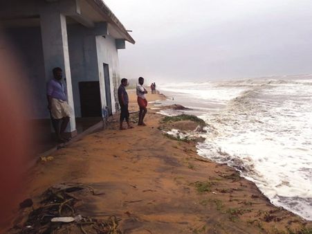 കടല്‍ക്ഷോഭം: തീരദേശം ഭീതിയില്‍