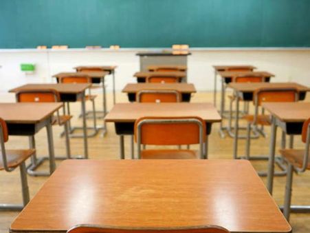 ഫീസ് അടയ്ക്കാത്തതിന് ശിക്ഷ; പൊള്ളുന്ന ചൂടിൽ അഞ്ച് മണിക്കൂർ നേരം വിദ്യാർത്ഥിനികളെ പൂട്ടിയിട്ടു