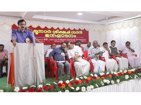 അടുത്ത അധ്യയന വര്‍ഷം സംസ്ഥാനത്തെ മുഴുവന്‍ സ്‌കൂളുകളും ഹൈടെക് ആക്കും : മന്ത്രി സി രവീന്ദ്രനാഥ്