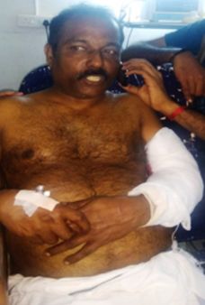 കരടിയുടെ ആക്രമണത്തില്‍ വനപാലകന് പരിക്ക്; ഫോറസ്റ്റ് ഗാര്‍ഡ് ബാലനാണ് പരിക്കേറ്റത്!