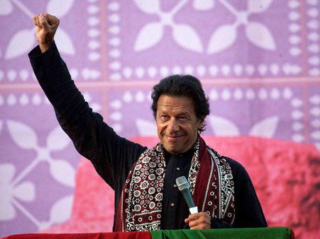 നവാസ് ഷെരീഫിനെ തറപറ്റിച്ച് ഇമ്രാന്‍ ഖാന്‍! ഏറ്റവും വലിയ ഒറ്റകക്ഷി! പാക്കിസ്ഥാനില്‍ തൂക്കുസഭ?