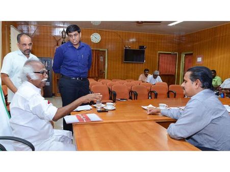 മഴക്കെടുതിയില്‍ അടിയന്തര നഷ്ടപരിഹാരമെന്ന് മന്ത്രി കടന്നപ്പള്ളി; തകര്‍ന്ന റോഡുകള്‍ ഉടന്‍ ഗതാഗതയോഗ്യമാക്കും