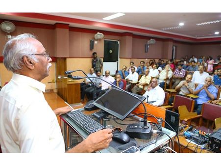 ജാതി വ്യവസ്ഥ ജനാധിപത്യത്തിൽ നിലനിൽക്കുന്ന നീതിയും തുല്യതയും അംഗീകരിക്കുന്നില്ല: കാരശേരി