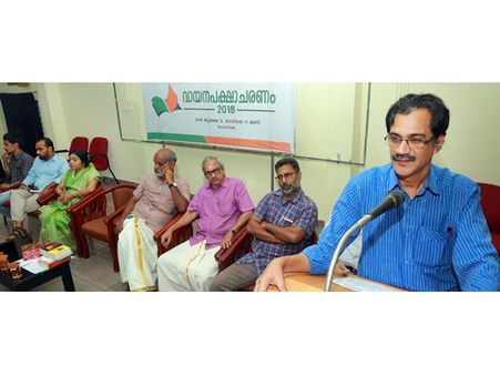 വായന വ്രതമാക്കിയ കേരളീയര്‍ക്ക് വായനക്കായി ഒരു ദിനം മാറ്റിവെക്കേണ്ടി വരുന്നത് ഗതികേടെന്ന് അനില്‍ വള്ളത്തോള്‍