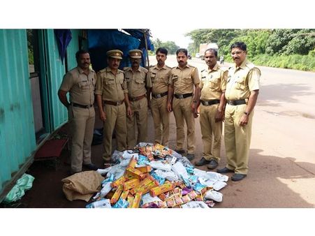 അനധികൃതമായി കടത്തിയത് 100 കിലോ പുകയില ഉൽപ്പന്നങ്ങൾ; കർണാടക സ്വദേശികൾ പിടിയിൽ