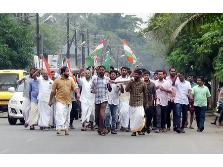 മൃതദേഹം മുഴുവന്‍ ദഹിപ്പിക്കാതെ ചൂളയില്‍ ഉപേക്ഷിച്ച സംഭവം: ആരോപണ വിധേയരായ ജീവനക്കാരെ പിരിച്ചുവിട്ടു