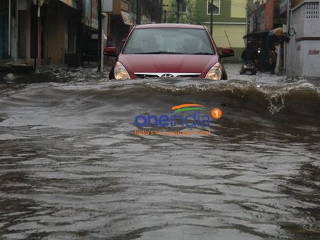 മഴക്കെടുതിയുണ്ടായ സ്ഥലങ്ങളിൽ അടിയന്തര ശുചീകരണത്തിന് കലക്ടറുടെ നിർദേശം