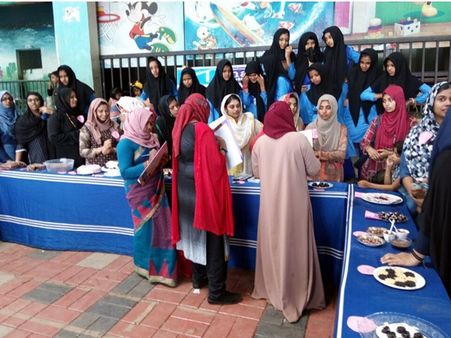 കൊതിയൂറുന്ന ചോക്ലേറ്റ് വിഭവവുമായി മലപ്പുറത്തെ ഉമ്മമാർ; സ്ക്കൂൾ മുറ്റത്ത് രുചിയത്ഭുതം...