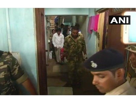 കുടുംബാംഗങ്ങളെ കൊലപ്പെടുത്തിയ ശേഷം സഹോദരന്മാർ തൂങ്ങിമരിച്ചു; ബുരാരിയിലേതിന് സമാനമായ കൂട്ടമരണം