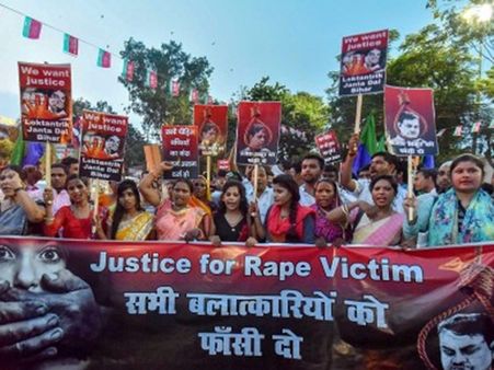 ബിഹാറിലെ അഭയകേന്ദ്രങ്ങളിൽ നടക്കുന്നത് ഞെട്ടിക്കുന്ന പീഡനങ്ങൾ; പിന്നിൽ സെക്സ് റാക്കറ്റ് സംഘങ്ങൾ?