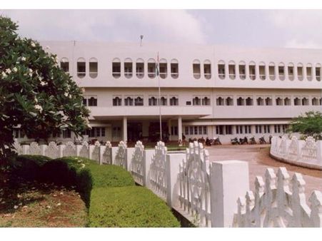 തുല്യത സര്‍ട്ടിഫിക്കറ്റ്: അധ്യാപകര്‍ക്കു മുന്നില്‍ കൈ മലര്‍ത്തി യൂണിവേഴ്‌സിറ്റി, ബുധനാഴ്ച ധര്‍ണ!!