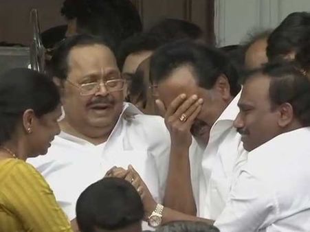 കരുണാനിധിയെ മറീനിയില്‍ സംസ്‌കരിക്കാന്‍ കഴിഞ്ഞിരുന്നില്ലെങ്കില്‍ ഞാന്‍ മരിക്കുമായിരുന്നു: സ്റ്റാലിന്‍