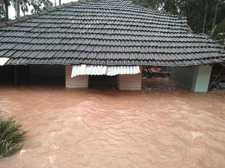 മുഖ്യമന്ത്രിയുടെ ദുരിതാശ്വാസ നിധിയിലേക്ക് കോഴിക്കോടിന്റെ സഹായപ്രവാഹം