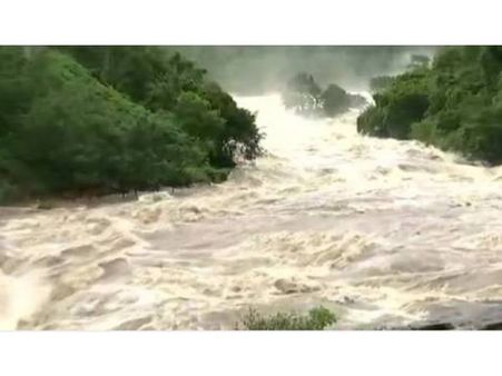 കാലവർഷം: കോഴിക്കോട് ജില്ലയിൽ 228 കോടിയുടെ നഷ്ടം, ആദ്യഘട്ടത്തിൽ അനുവദിച്ചത് 100 കോടി!!