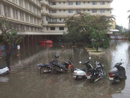 കോഴിക്കോട് മഴക്കെടുതി രൂക്ഷം; ഇന്ന് 5 മരണം, വയനാട്ടിലേക്കുള്ള കെഎസ്ആര്‍ടിസി സര്‍വ്വീസ് നിര്‍ത്തി