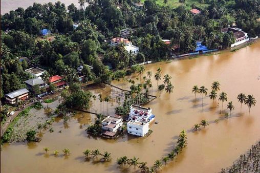 ഉപയോഗശൂന്യമായവ ഒഴിവാക്കാനുള്ളവരല്ല അവർ... സഹായിച്ചില്ലെങ്കിലും അപമാനിക്കരുത്- മുരളി തുമ്മാരുകുടി