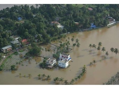 കോഴിക്കോടന്‍ ഗ്രാമങ്ങളെല്ലാം വെള്ളത്തില്‍; നഗരത്തിലും വെള്ളക്കെട്ട്