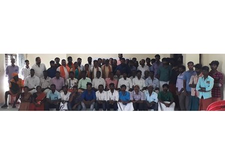 അഭിമന്യൂ കൊലപാതകം: സിപിഎം ഭീകരവാദികള്‍ക്ക് കേരളത്തില്‍ വളരാന്‍ അവസരം നല്‍കുന്നു. സിപിഎം പ്രാദേശിക അംഗങ്ങള്‍ ബിജെപിയിലേക്ക്... കൂടുമാറിയത് സിപിഎം നിലപാടുകളെ വിമര്‍ശിച്ച്...