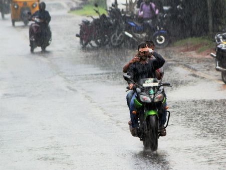 പത്തനംതിട്ടയിലെ പ്രളയക്കെടുതി: പുതുക്കിയ റിപ്പോർട്ട് കേന്ദ്രസംഘത്തിന് നൽകുമെന്ന് മന്ത്രി