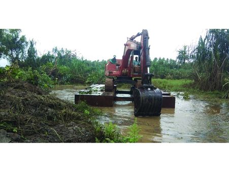 സര്‍ക്കാര്‍ കൈയൊഴിഞ്ഞു: ഉഴിഞ്ഞാല്‍ പാടം കര്‍ഷകര്‍ ഏറ്റെടുത്തു