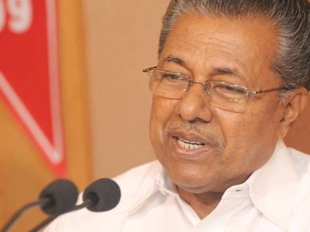 ആളുകള്‍ ഹെലികോപ്ടറില്‍ കയറാന്‍ മടിക്കുന്നു; നിര്‍ബന്ധമായും കയറണം മടികാണിക്കരുതെന്ന് മുഖ്യമന്ത്രി