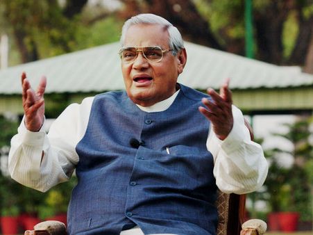 ഇന്ദിരയ്ക്ക് ശേഷം 'ബുദ്ധനെ ചിരിപ്പിച്ച' വീരന്‍, നെഹ്‌റുവിന് ശേഷം റെക്കോര്‍ഡിട്ട പ്രധാനമന്ത്രി...