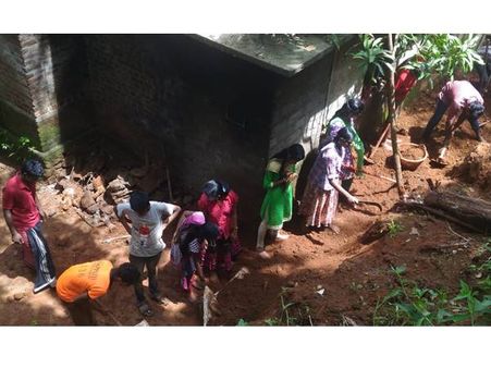 അവധി ആഘോഷിക്കണ്ട: ഞങ്ങളുണ്ട്.. സേവന പ്രവര്‍ത്തനങ്ങള്‍ ഊര്‍ജിതമാക്കി വിദ്യാര്‍ത്ഥികള്‍