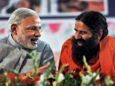 പെട്രോള്‍ വില നിയന്ത്രിച്ചില്ലെങ്കില്‍ മോദി വിവരമറിയും; മുന്നറിയുപ്പുമായി രാംദേവ്