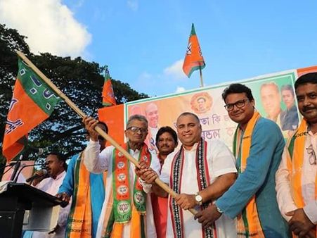 സിപിഎമ്മിന് കനത്ത തിരിച്ചടി; മുതിര്‍ന്ന നേതാവ് ബിജെപിയില്‍ ചേര്‍ന്നു, പാര്‍ട്ടി വഞ്ചിച്ചുവെന്ന്