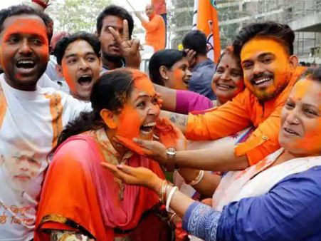 ത്രിപുരയില്‍ സിപിഎമ്മിന് ശവപ്പെട്ടി ഒരുക്കി ബിജെപി; 96 ശതമാനം സീറ്റിലും എതിരില്ല!! ദയനീയ കാഴ്ച