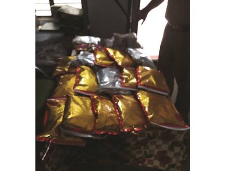 ഹാഷിഷ് വേട്ടയ്ക്കു പിന്നാലെ വന്‍ ലഹരിമരുന്നു വേട്ട: കഞ്ചാവും പതിനാല് കിലോ നിരോധിത ഉല്‍പ്പന്നങ്ങളും!