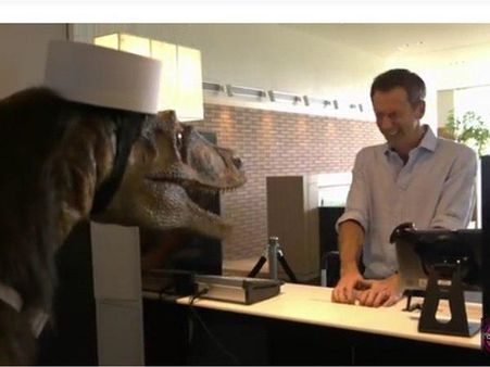 ഡിനോസറുകൾക്ക് വംശനാശം സംഭവിച്ചിട്ടില്ല; അതിഥികളെ സ്വീകരിക്കാനായി അവർ ഈ ഹോട്ടലിലുണ്ട്...