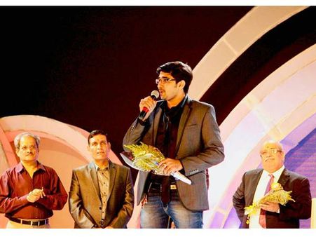 പുതിയ ഐ ഫോണിന്റെ ഇന്ത്യയിലെ ആദ്യ ഉടമ മലപ്പുറത്ത്: നേട്ടത്തിന് കോഴിക്കോട്ട് നിന്ന് ഹോങ്കോങ്ങിലേക്ക്