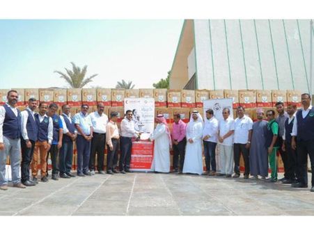 പ്രളയം: കേരളത്തിനു വേണ്ടി സമാഹരിച്ച സാധനങ്ങൾ ദുബായിൽ നിന്നും കേരളത്തിലേക്ക് അയച്ചു