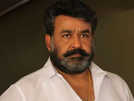 നിങ്ങൾക്ക് നാണമില്ലെ ഇത് ചോദിക്കാൻ; മാധ്യമപ്രവർത്തകരോട് ക്ഷുഭിതനായി മോഹൻലാൽ