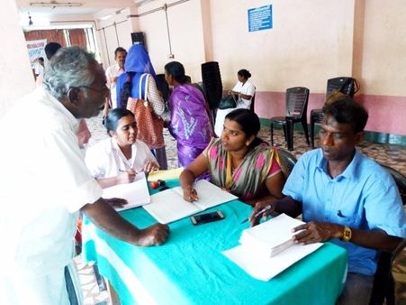 എലിപ്പനി; പ്രതിരോധ മരുന്നിനും മെഡിക്കല്‍ ക്യാമ്പിലും തിരക്കേറുന്നു