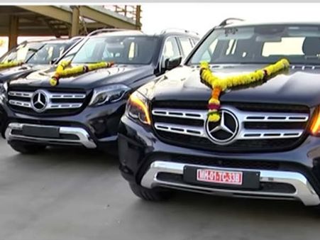 ജീവനക്കാര്‍ക്ക് ബെന്‍സ് സമ്മാനിച്ച് മുതലാളി; ബോണസ് 51 കോടി, കഴിഞ്ഞ വര്‍ഷം 1200 കാര്‍